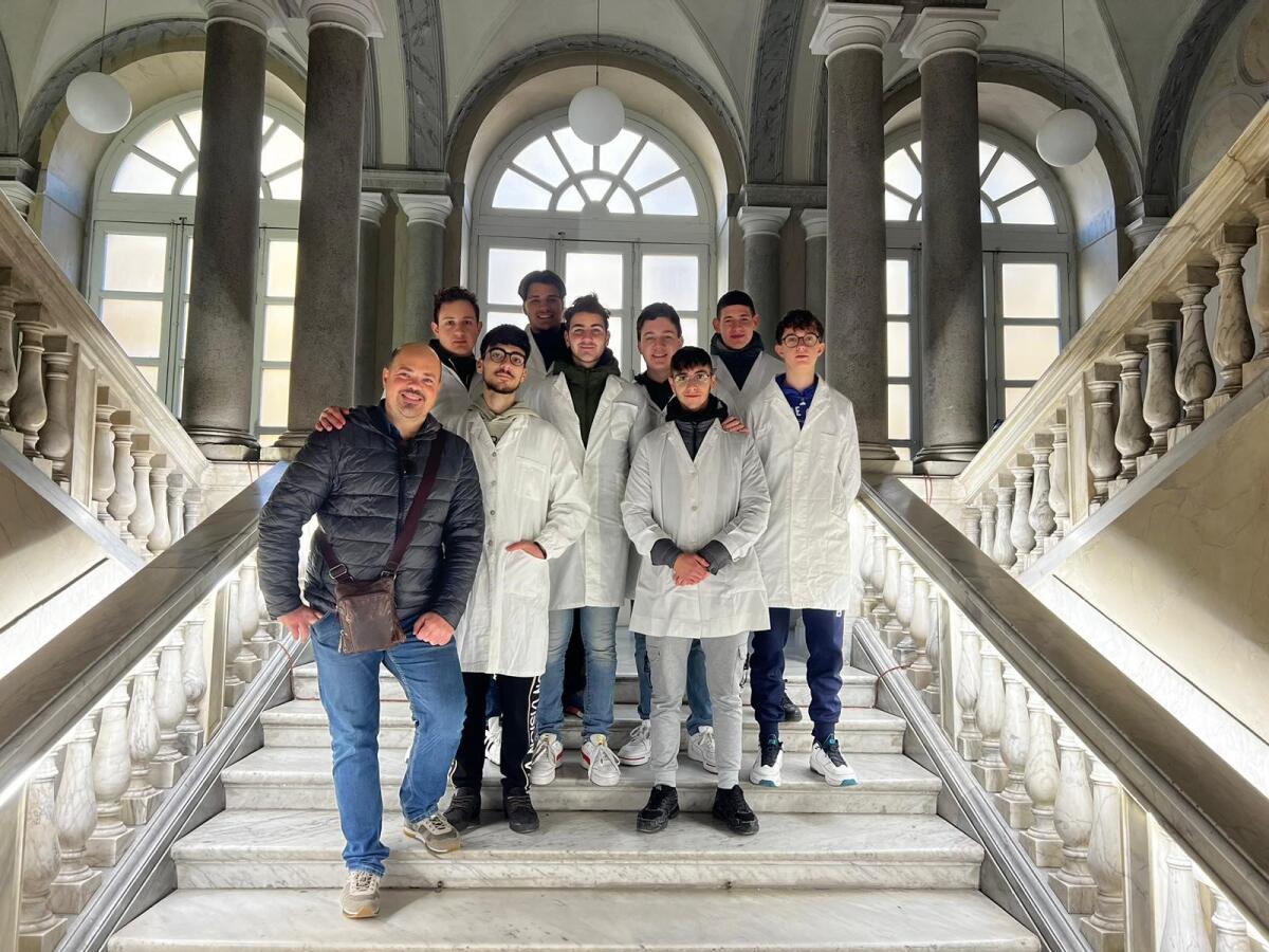 Caltagirone, il Palazzo municipale si veste di luci: decisivo l'apporto degli studenti del "Cucuzza-Euclide" - 