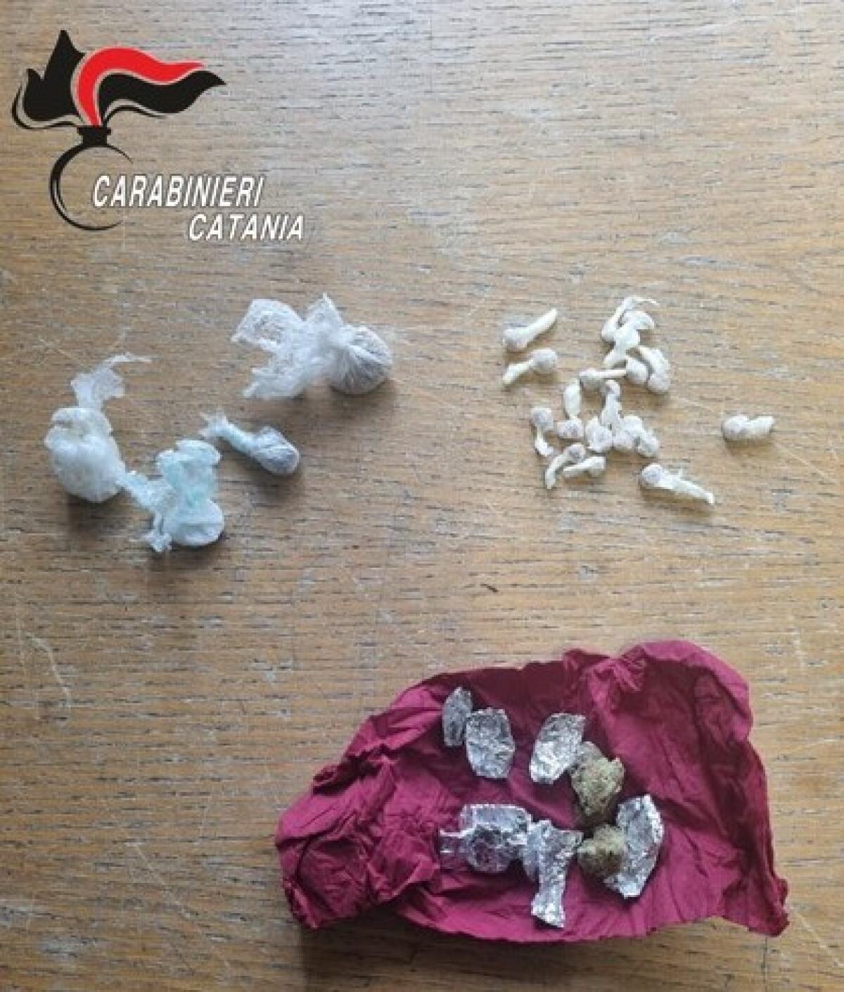 Palagonia: detenzione ai fini di spaccio di sostanze stupefacenti, arrestata una donna di 25 anni - 