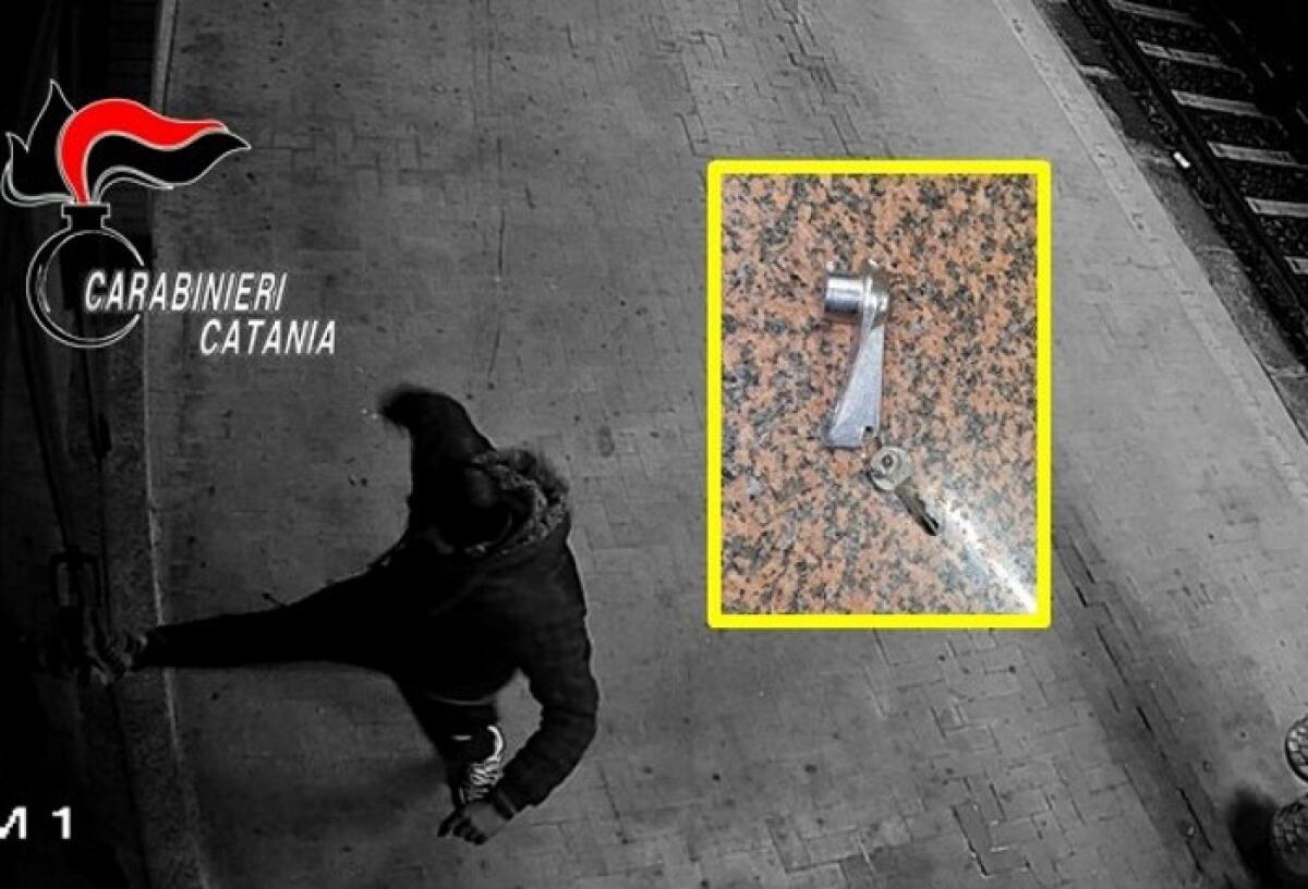 Caltagirone: coppia di 36enni arrestati dai Carabinieri per furto, danneggiamento aggravato e interruzione di pubblico servizio - 