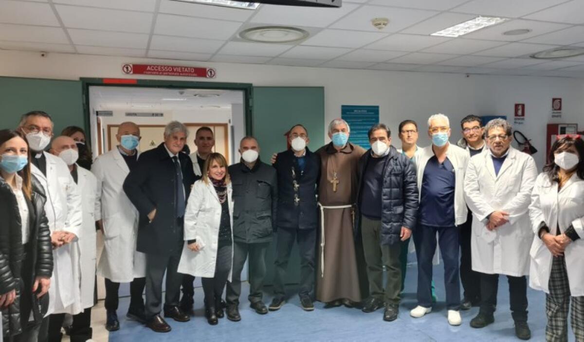 Militello: il Vescovo mons. Calogero Peri in visita all'Ospedale "Basso Ragusa" - 