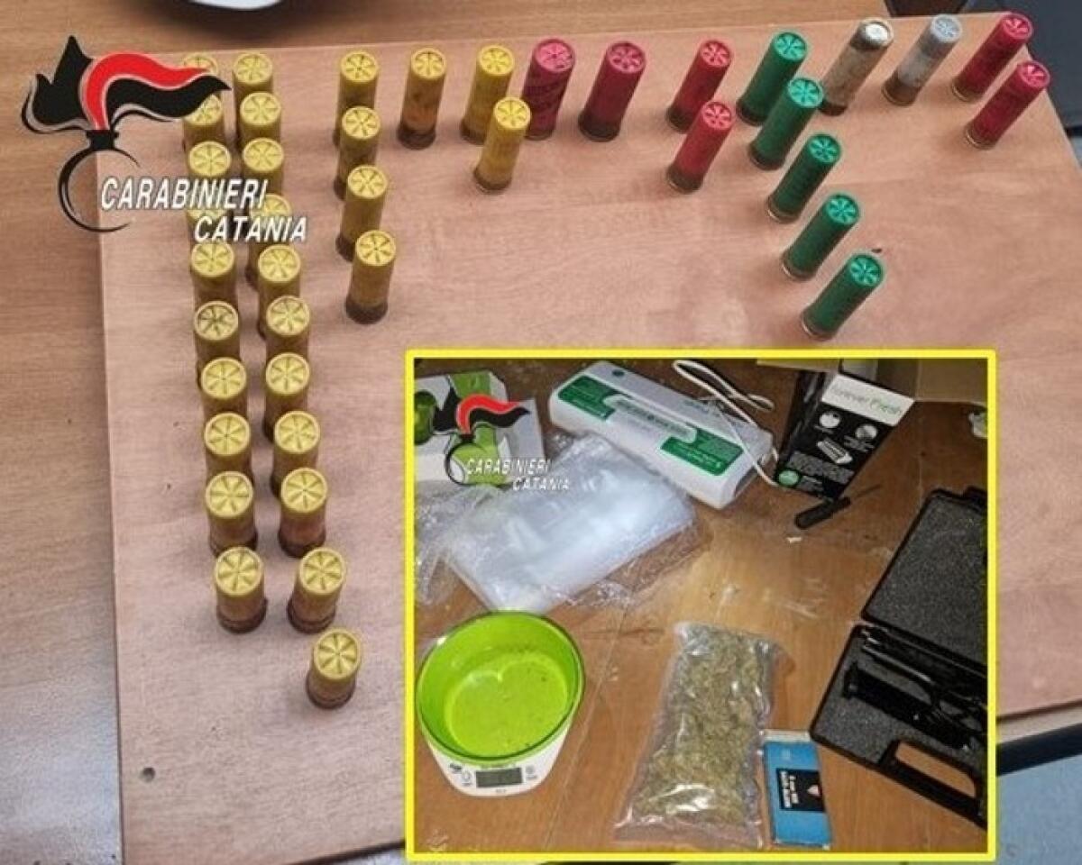 Caltagirone: i Carabinieri arrestano un 40enne per detenzione di sostanze stupefacenti ai fini di spaccio. Denunciato il padre per gestione di rifiuti non autorizzata - 