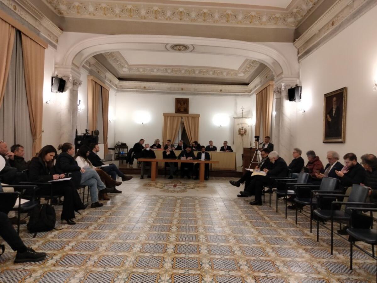 Caltagirone: ok del Consiglio comunale all’adesione all’Unione dei Comuni - 