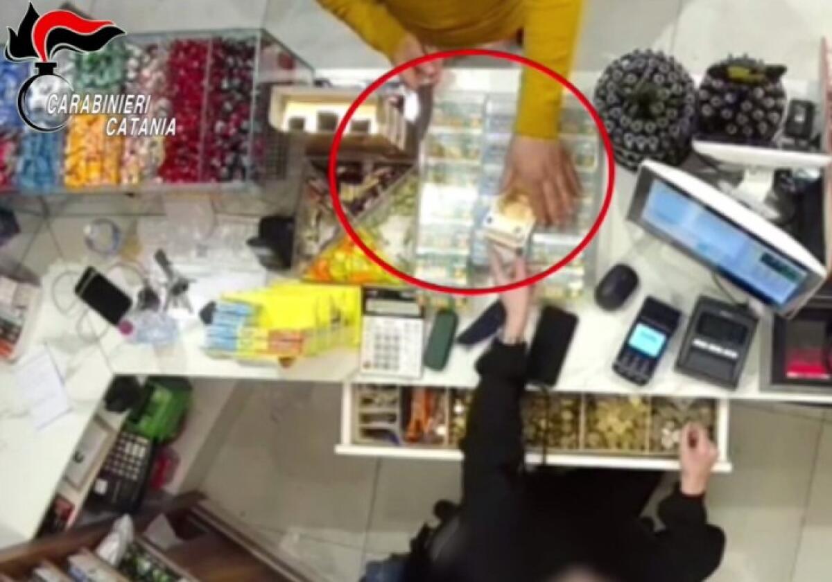 Ramacca: i Carabinieri arrestano un 35enne per la rapina in una tabaccheria - 