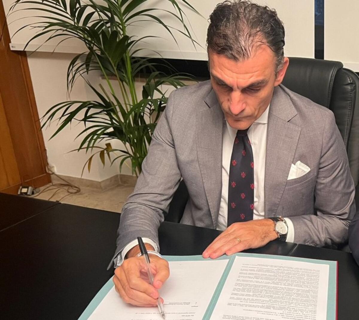 Rincaro delle bollette di luce e gas, proroga al 12 maggio 2023 per le istanze del Bonus Energia Sicilia. - 