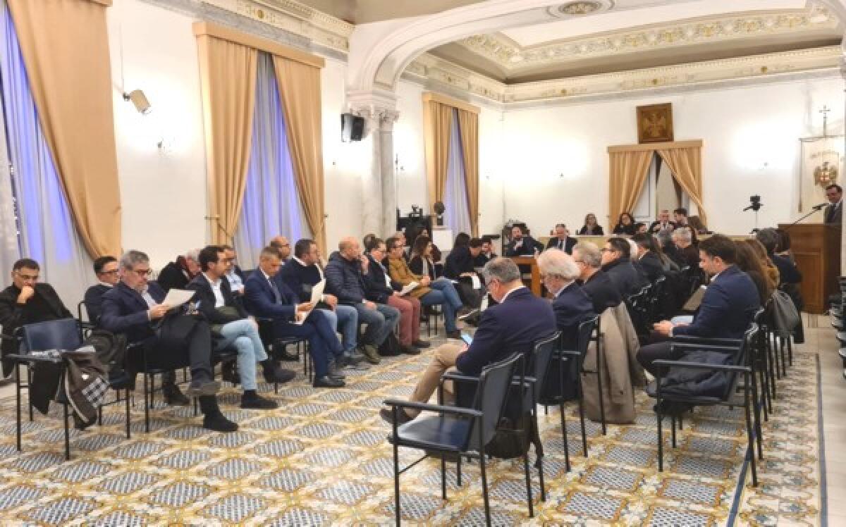 Caltagirone: mercoledì 19 aprile torna a riunirsi il Consiglio comunale - 