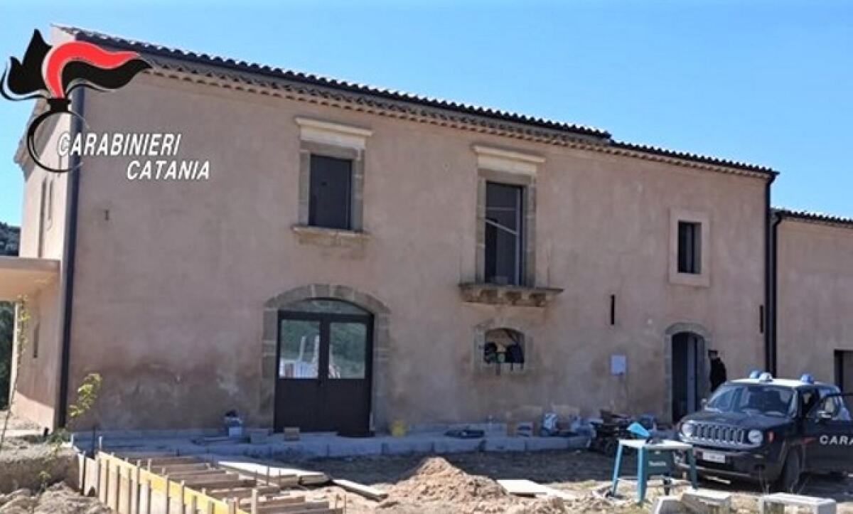 Granieri: furto di infissi ai danni della "Masseria Bongiovanni", i Carabinieri denunciano un 32enne anche per allaccio abusivo alla rete elettrica - 