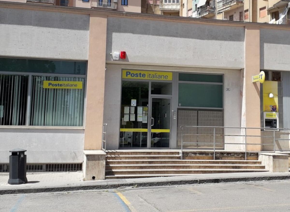 Negli uffici postali di Caltagirone e Scordia, una corsia dedicata al pagamento dei bollettini di conto corrente - 