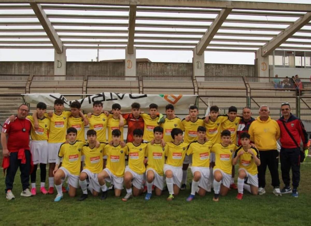 Calcio: l'Academy Caltagirone vince i play-off del campionato under 15 e va in semifinale contro il Modica - 