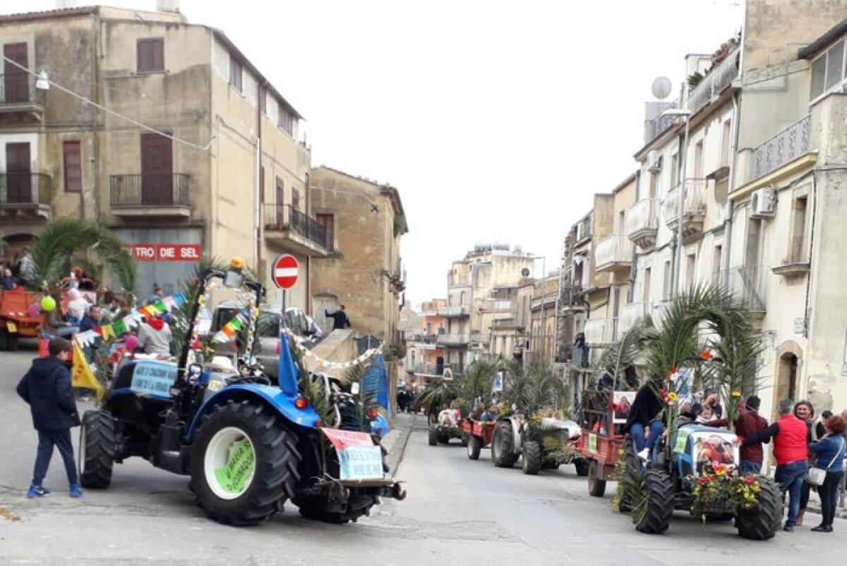 Caltagirone: sabato il tradizionale corteo della “Rusedda” anche con la partecipazione dell'associazione musicale “Luigi Sturzo” - 