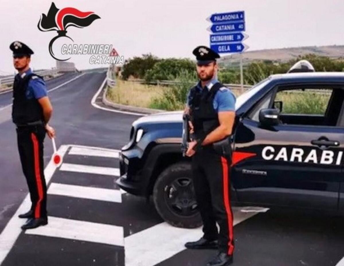 Mineo: estorisione aggravata, lesioni personali e maltrattamento in famiglia. I Carabinieri arrestano un pregiudicato di 22 anni - 
