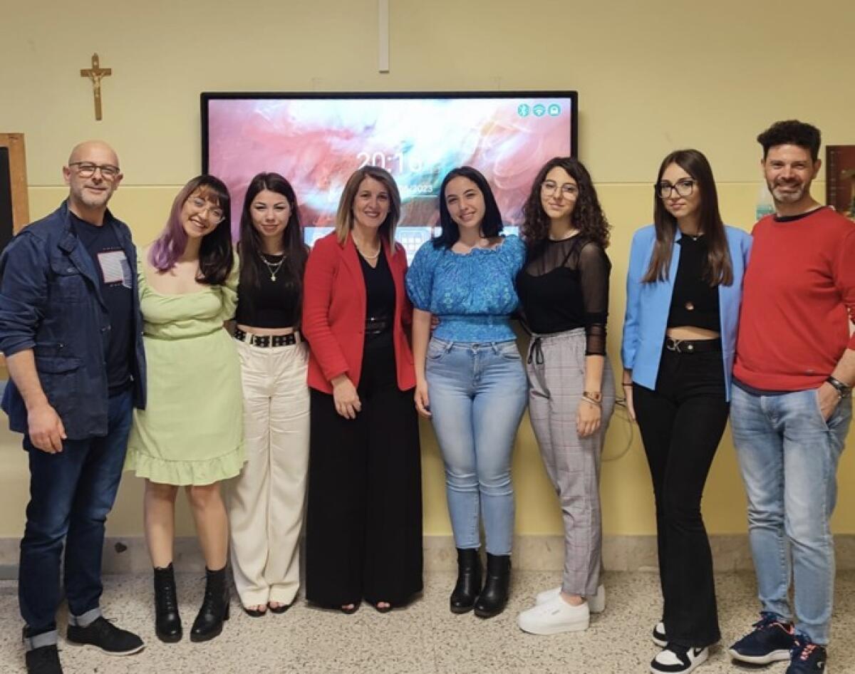 Caltagirone: concorso "Gorizia senza confini", premiata la classe 5^BA del Liceo Artistico "Secusio" - 