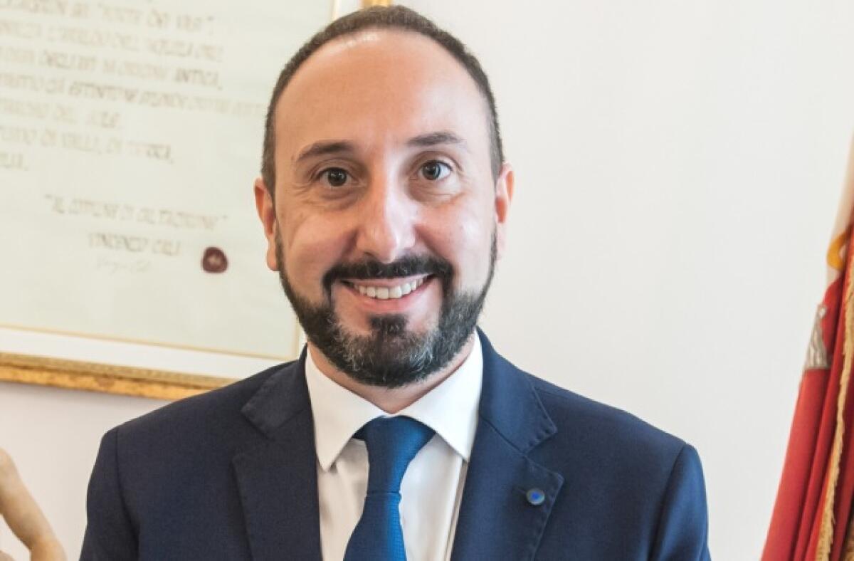 Caltagirone: incontro con l'assessore Cappello, la Confcommercio "boccia" la chiusura domenicale a rotazione dei supermercati - 