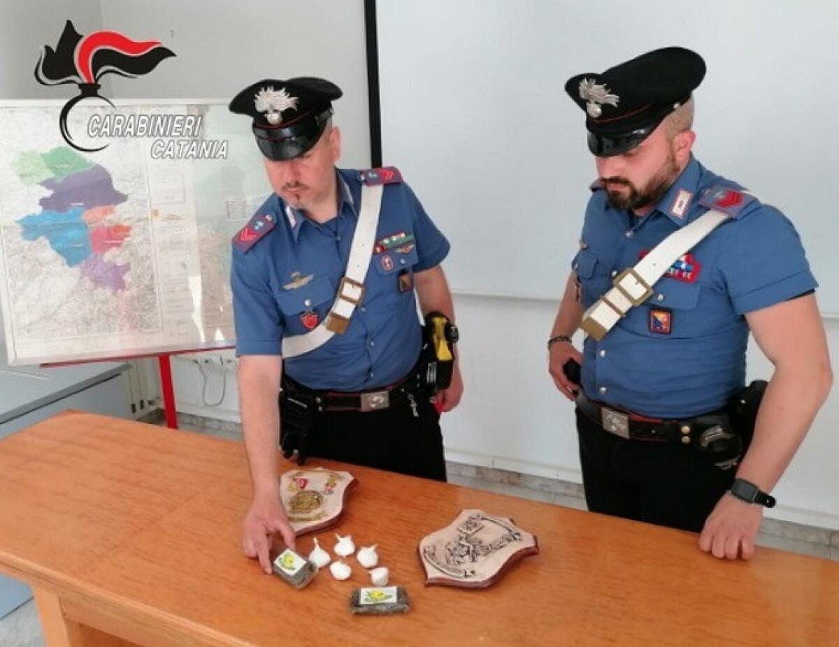 Palagonia: i Carabinieri arrestano due uomini di 27 e 32 anni per detenzione di sostanze stupefacenti ai fini di spaccio - 
