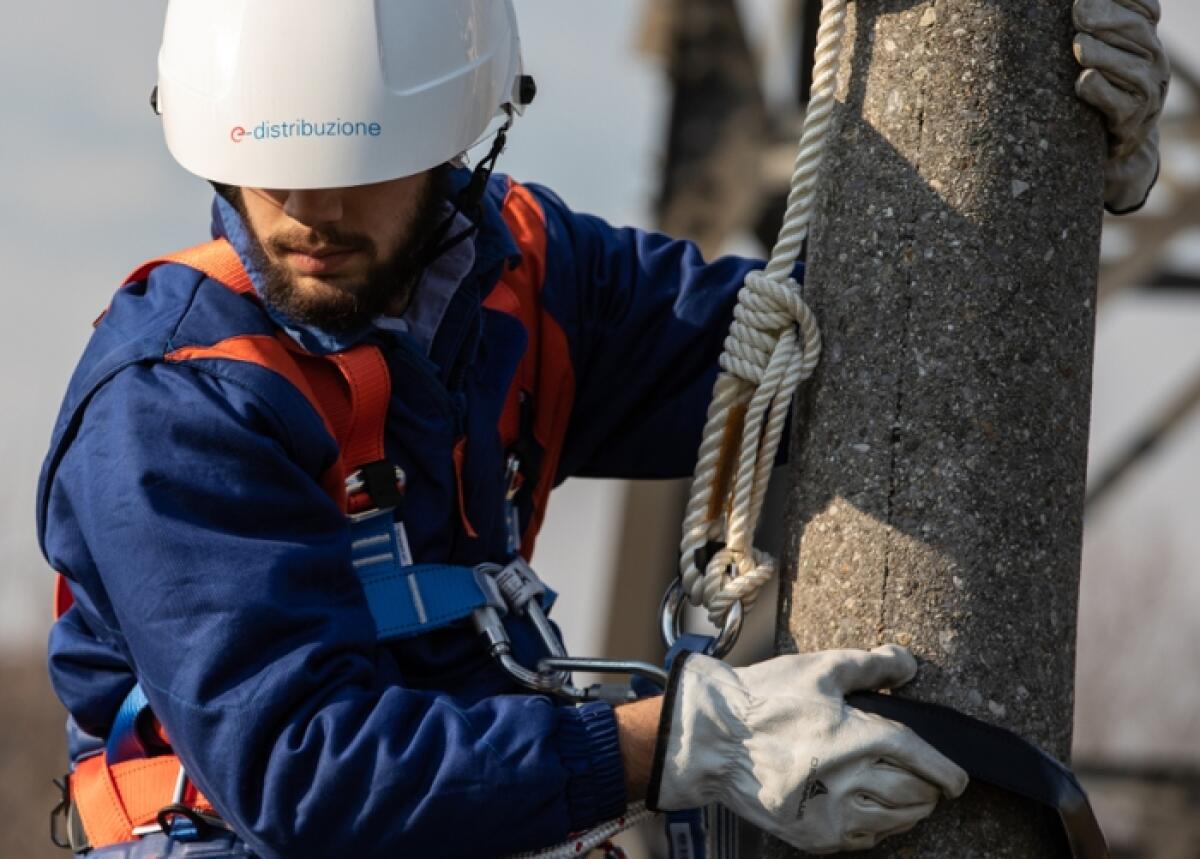 Caltagirone: lavori Enel nel centro storico e conseguente interruzione corrente elettrica rinviati a domani 26 luglio - 