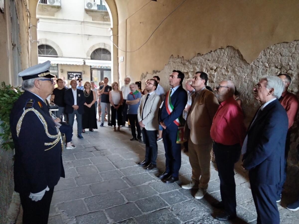 Caltagirone: ricordato l'on. Arturo Vella, convinto antifascista, che fondò la Federazione giovanile socialista italiana e fu vicesegretario nazionale del Psi - 