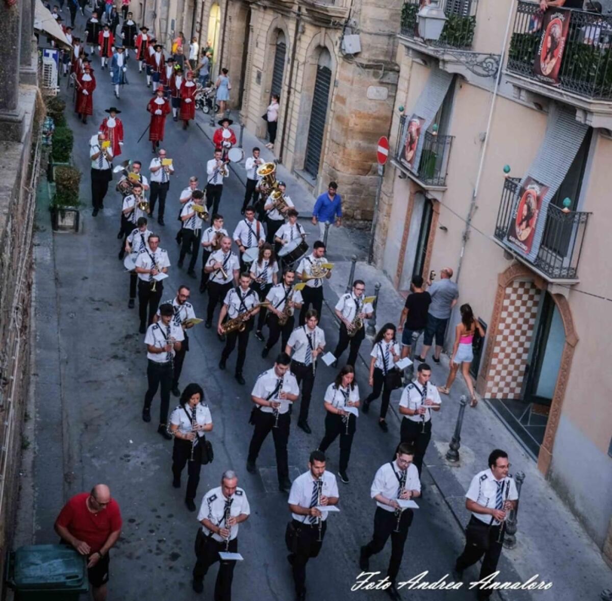 Caltagirone: la festa di San Giacomo con il seicentesco corteo  del Senato civico - 