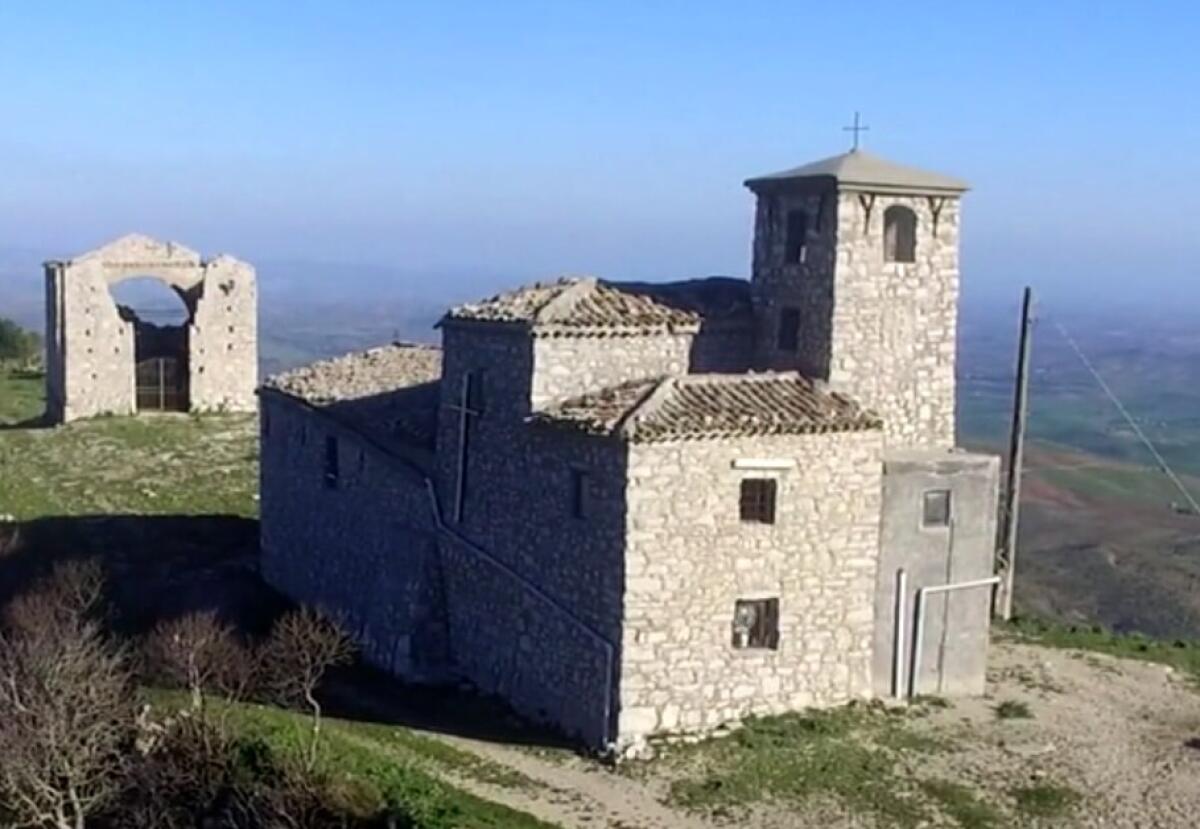 Castel di Iudica: 730 mila euro per la ristrutturazione dell'eremo di Monte Scalpello - 