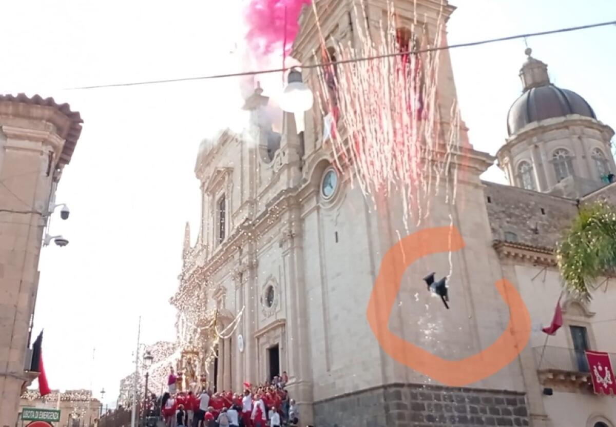 Militelllo: esplode cannoncino sparacoriandoli alla festa del Santissimo Salvatore, morto un 65enne - 