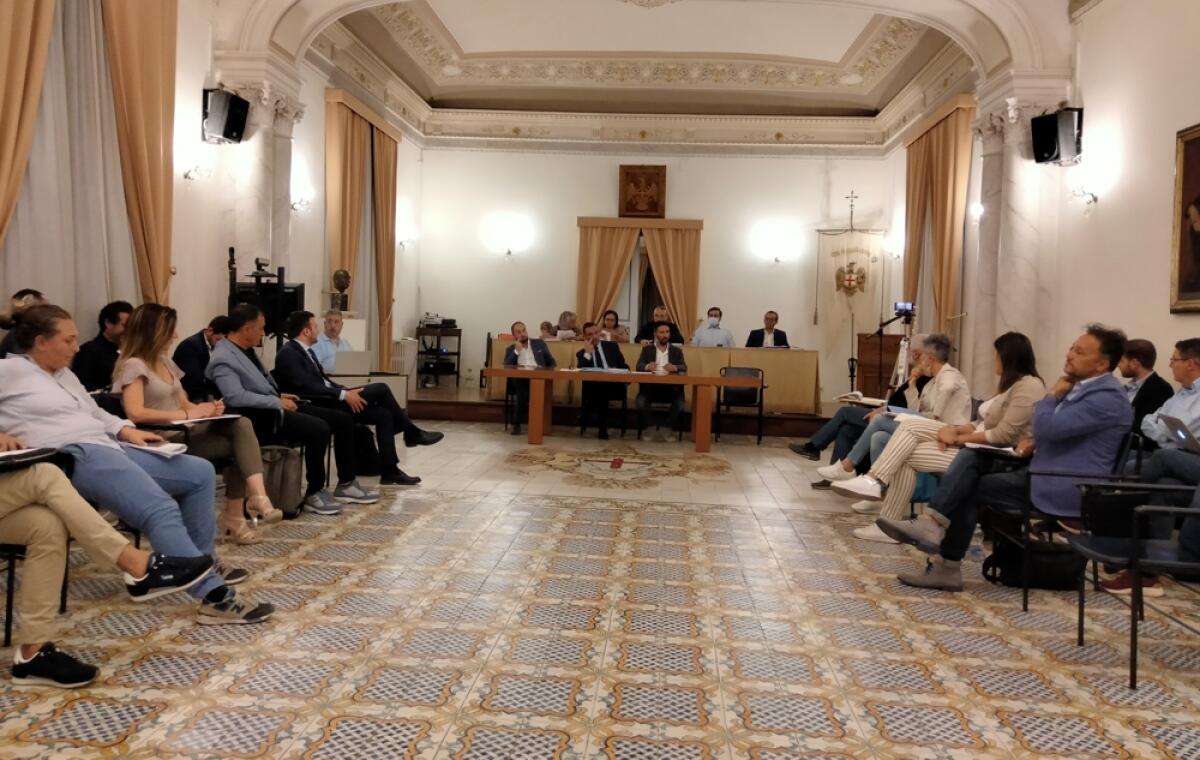 Caltagirone, Consiglio comunale: per il bilancio stabilmente riequilibrato "serve un'intervento legislativo nazionale" - 