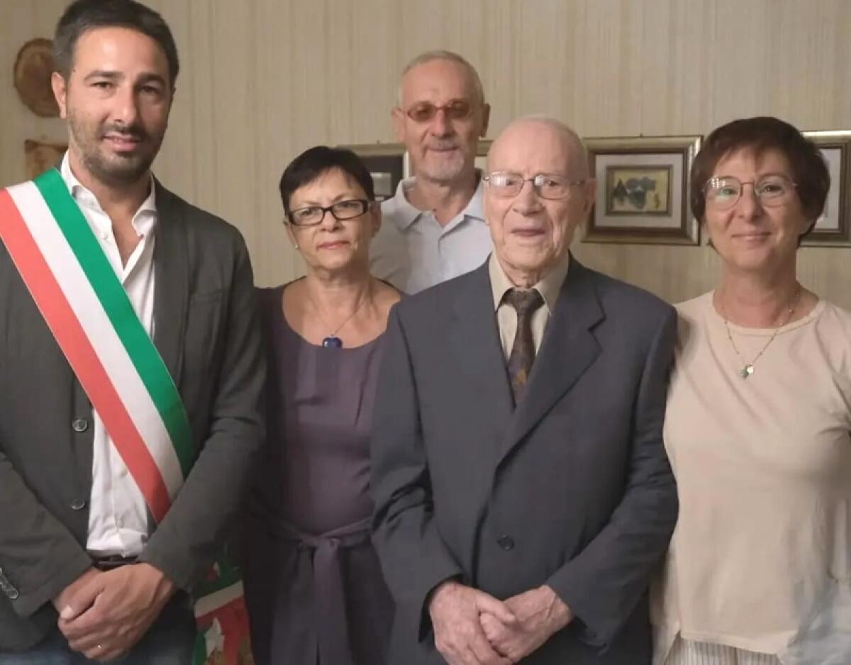 Caltagirone: Angelo Riso raggiunge un traguardo importante, 100 anni e in buona salute - 