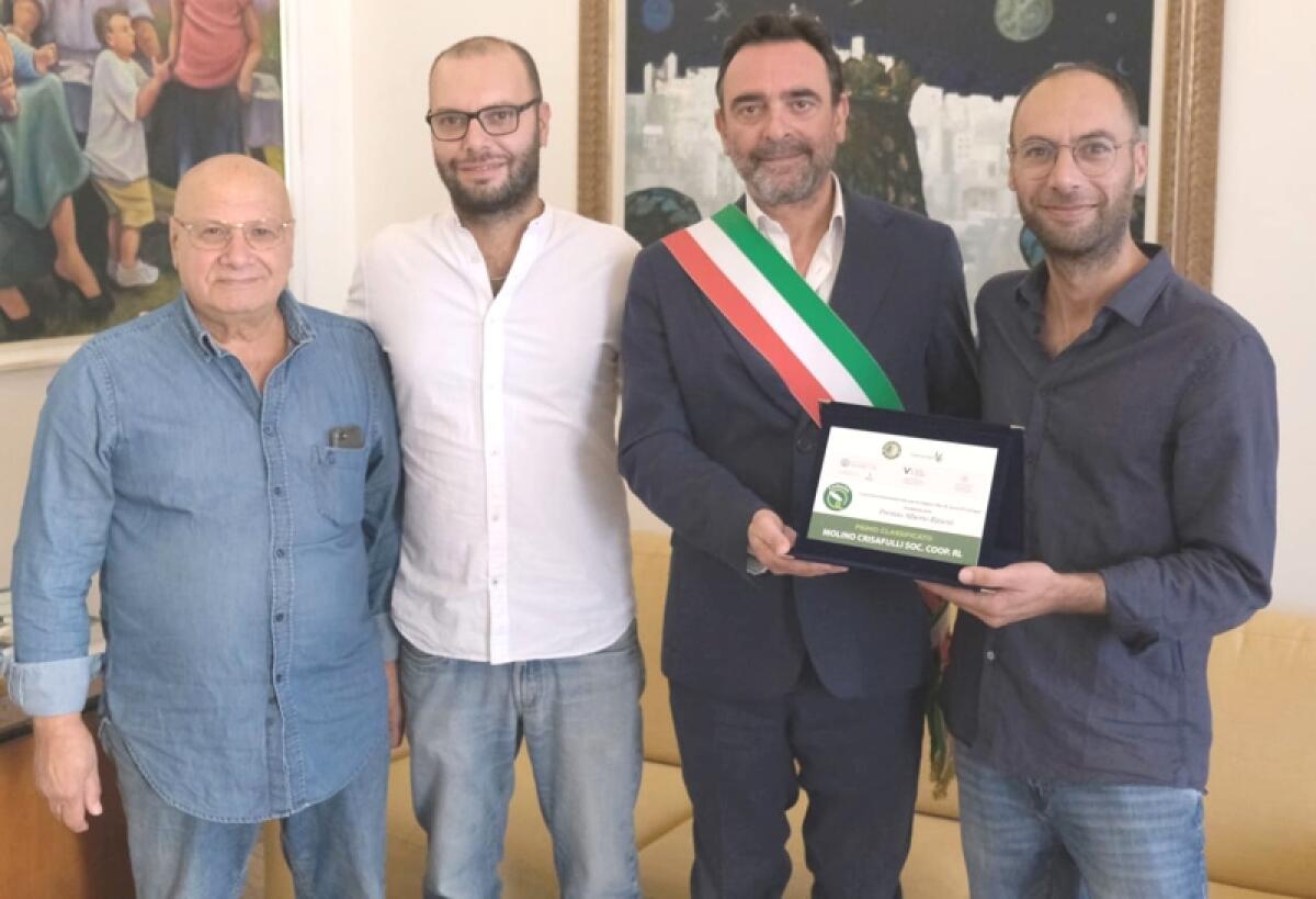 Caltagirone: il “Miglior olio di semi di canapa” è dell'azienda calatina Molino Crisafulli - 
