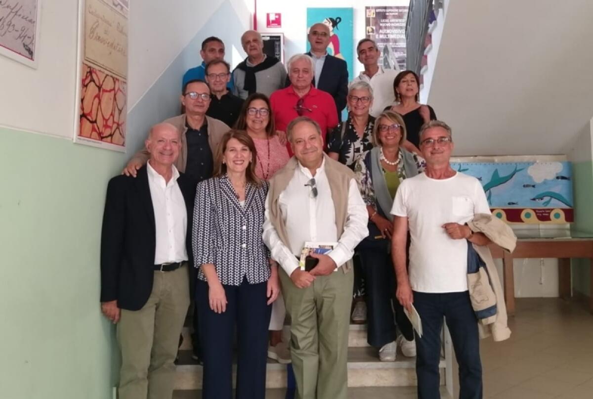 Caltagirone: dopo cinquant'anni si riuniscono i liceali della sezione C del Liceo Classico "Bonaventura Secusio" - 