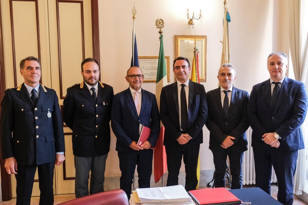Caltagirone: visita istituzionale al municipio del nuovo questore di Catania, Giuseppe Bellassai - 