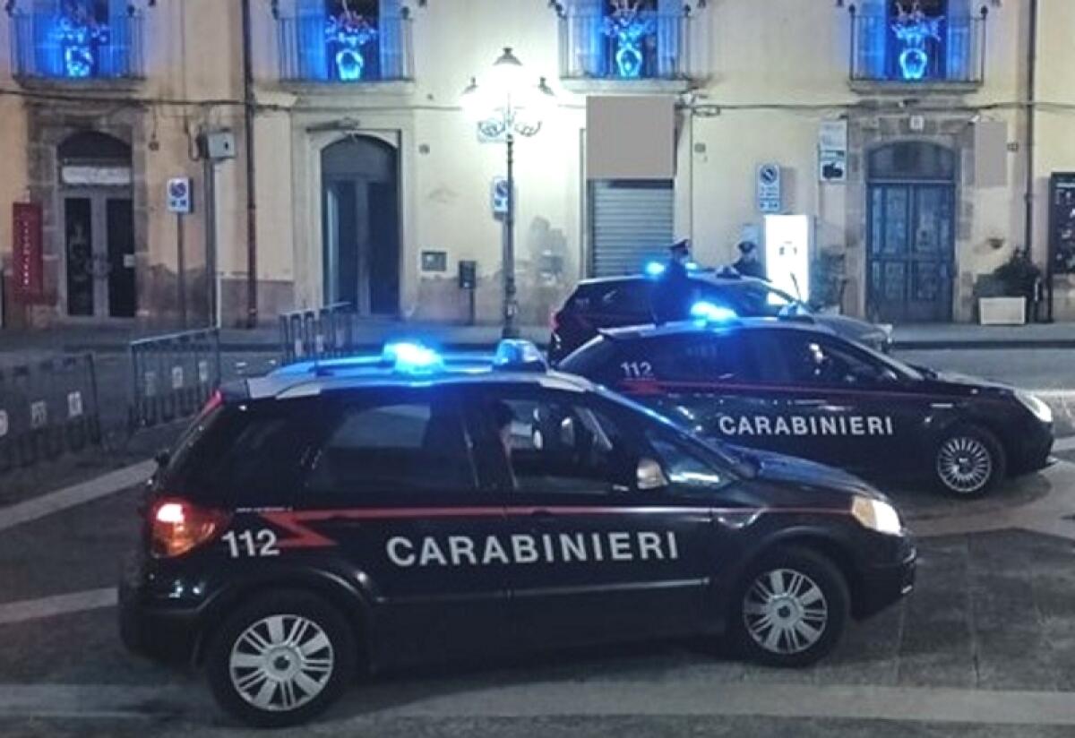 Caltagirone: controlli dei Carabinieri, scattano denunce e segnalazioni alla Prefettura - 