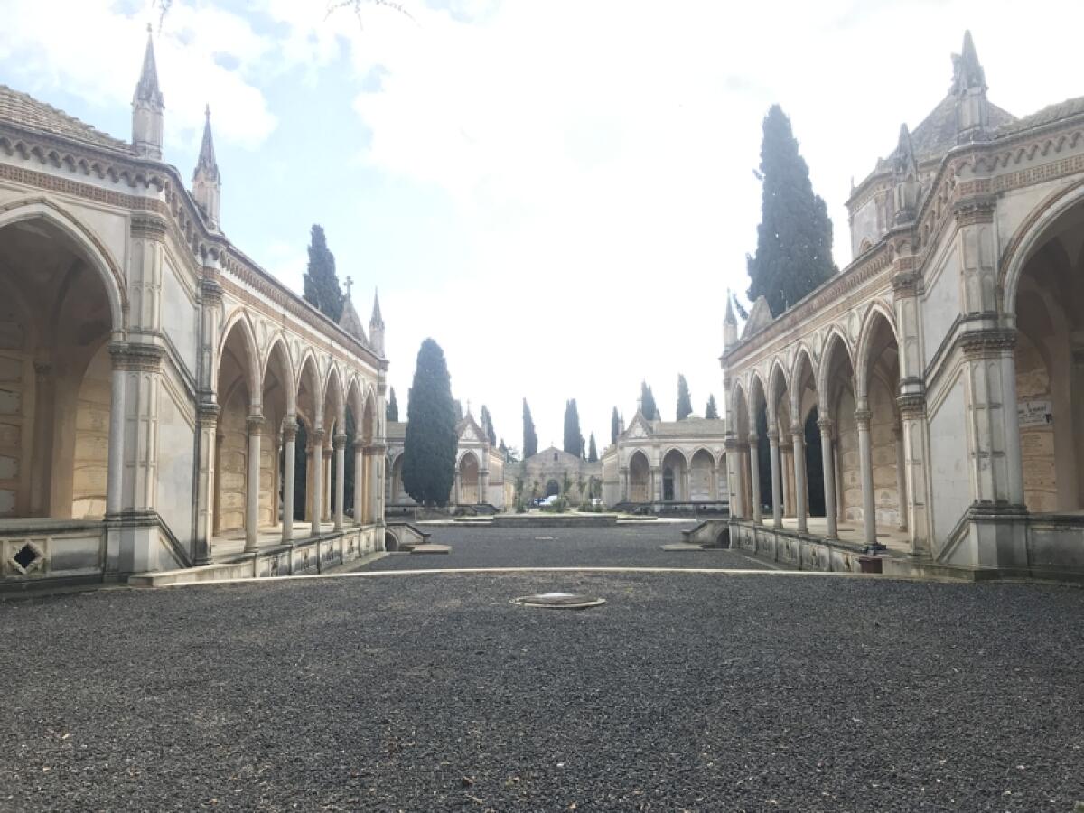 Caltagirone: ordinanza del sindaco per ampliare la fruizione del cimitero nel periodo compreso fra sabato 28 ottobre e sabato 4 novembre. - 