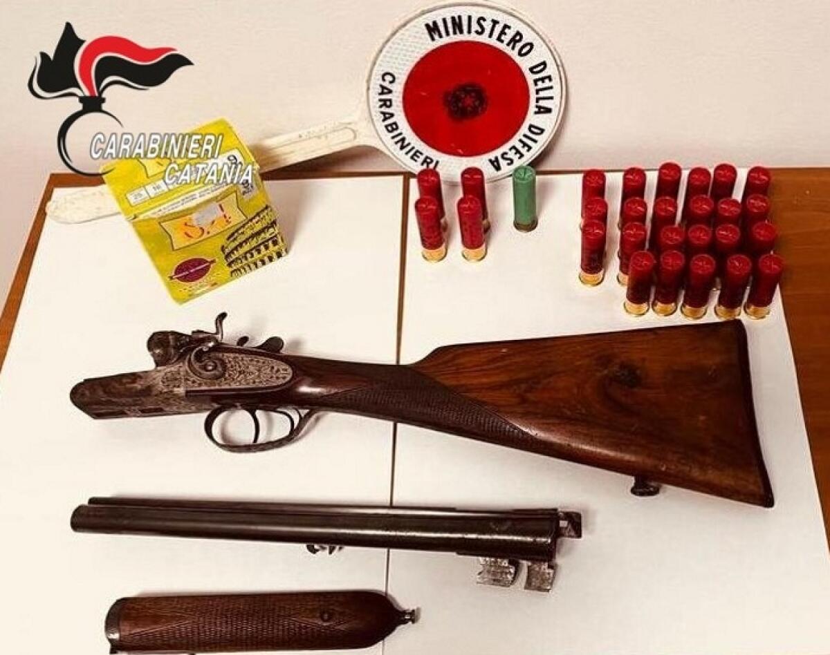 Grammichele: due uomini del posto arrestati dai Carabinieri per detenzione e porto illegale di armi alterate e munizioni - 