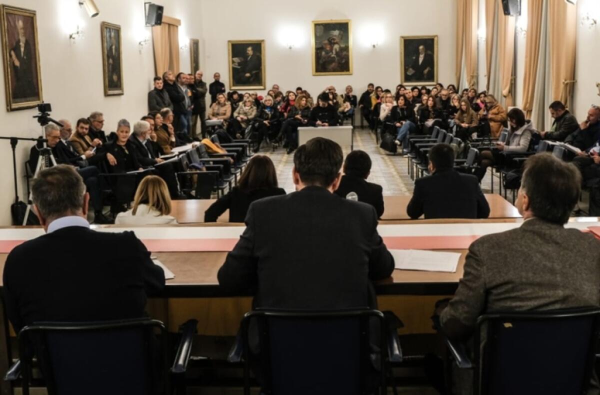 Caltagirone: approvati dal Consiglio comunale odg sul Reddito di cittadinanza e ratifiche di delibere di Giunta. Giovedì 14 dicembre seduta straordinaria - 