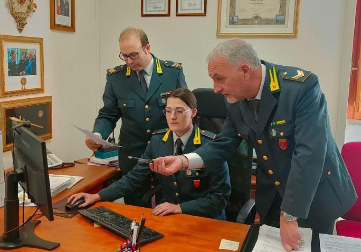 Caltagirone: la Guardia di Finanza scopre 90 indebiti percettori del Reddito di cittadinanza - 