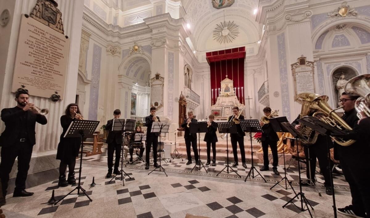 Caltagirone: il concerto dell'ensemble di ottoni dell'istituto musicale "Pietro Vinci" - 