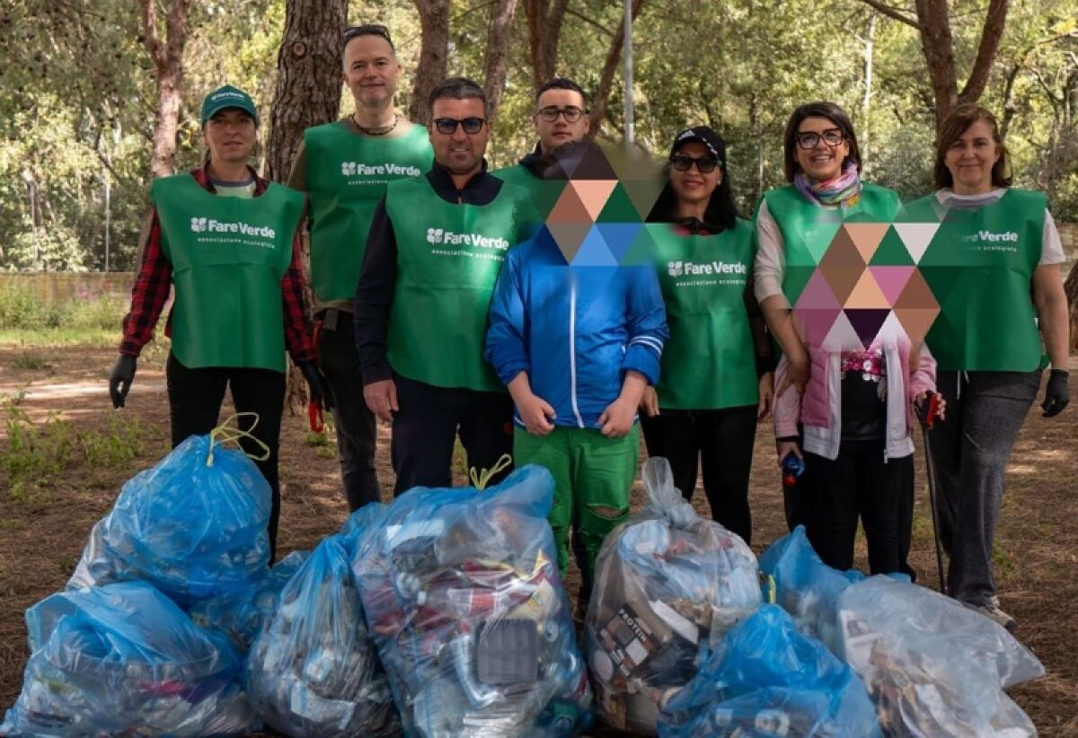 Caltagirone: l'Associazione Fare Verde bonifica il parco David Sassoli e un altro spazio vicino - 