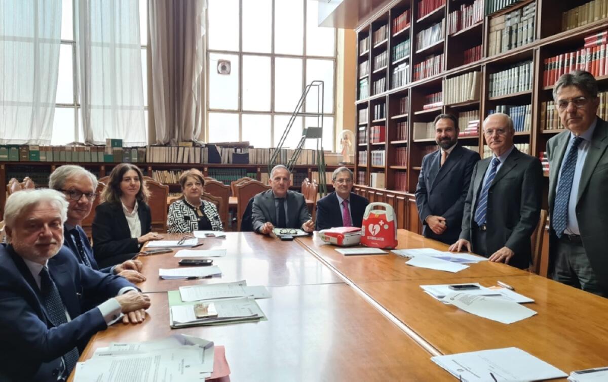 Donati 6 defibrillatori alla Corte d’Appello, saranno collocati in sei Uffici Giudiziari di Catania - 