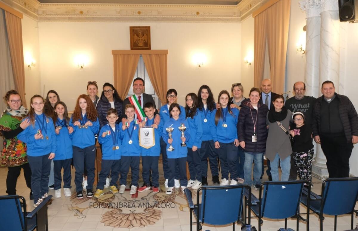 Karate: medaglie d'oro e ottimi piazzamenti per gli atleti della società Asd World Karate Caltagirone - 