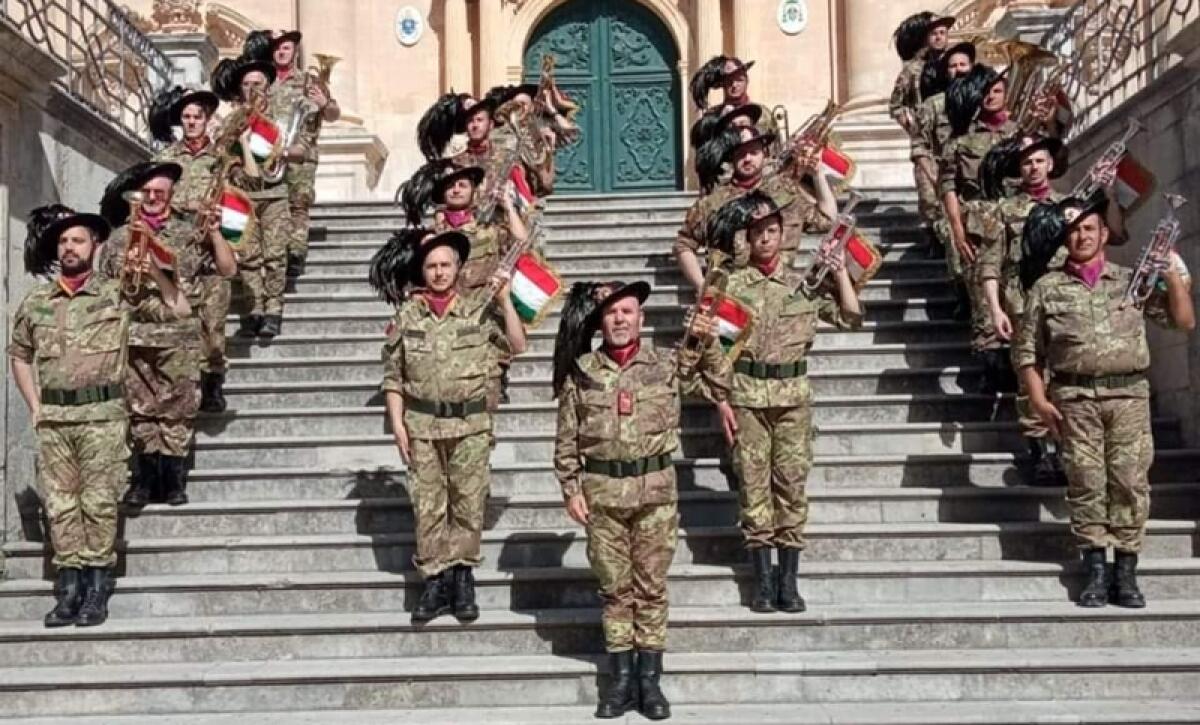 Caltagirone: i festeggiamenti in onore di San Francesco di Paola anche con la Fanfara dei Bersaglieri degli Iblei - 