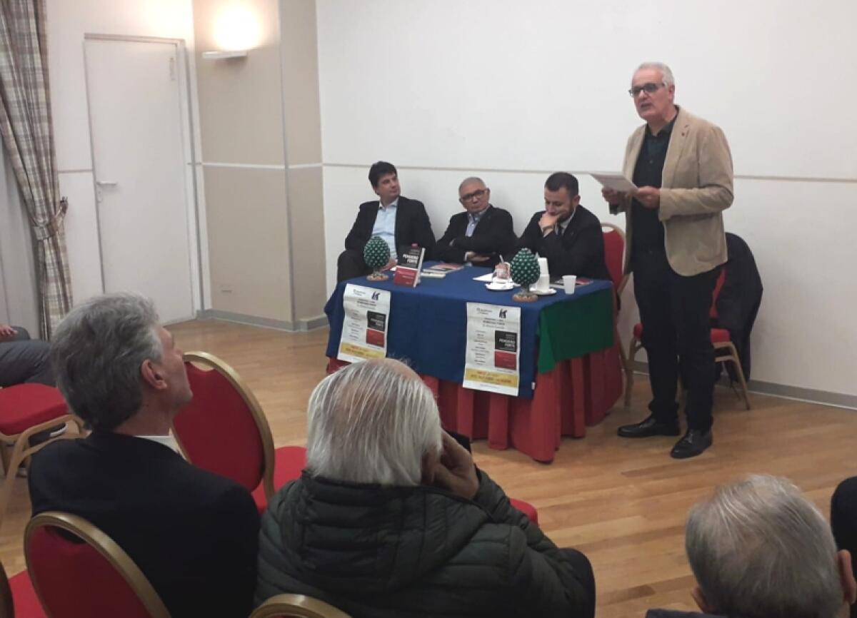 Caltagirone: presentato all'Hotel "Villa Sturzo, il libro di Alberto Cardillo “Pensiero Forte” - 