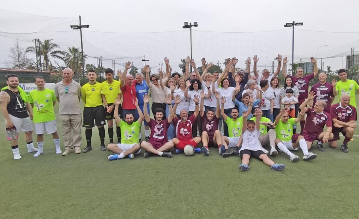 Calcio: prevenzione tumori, la partita "Dai un calcio al linfoma" della Lilt, sfida fra medici e pazienti - 