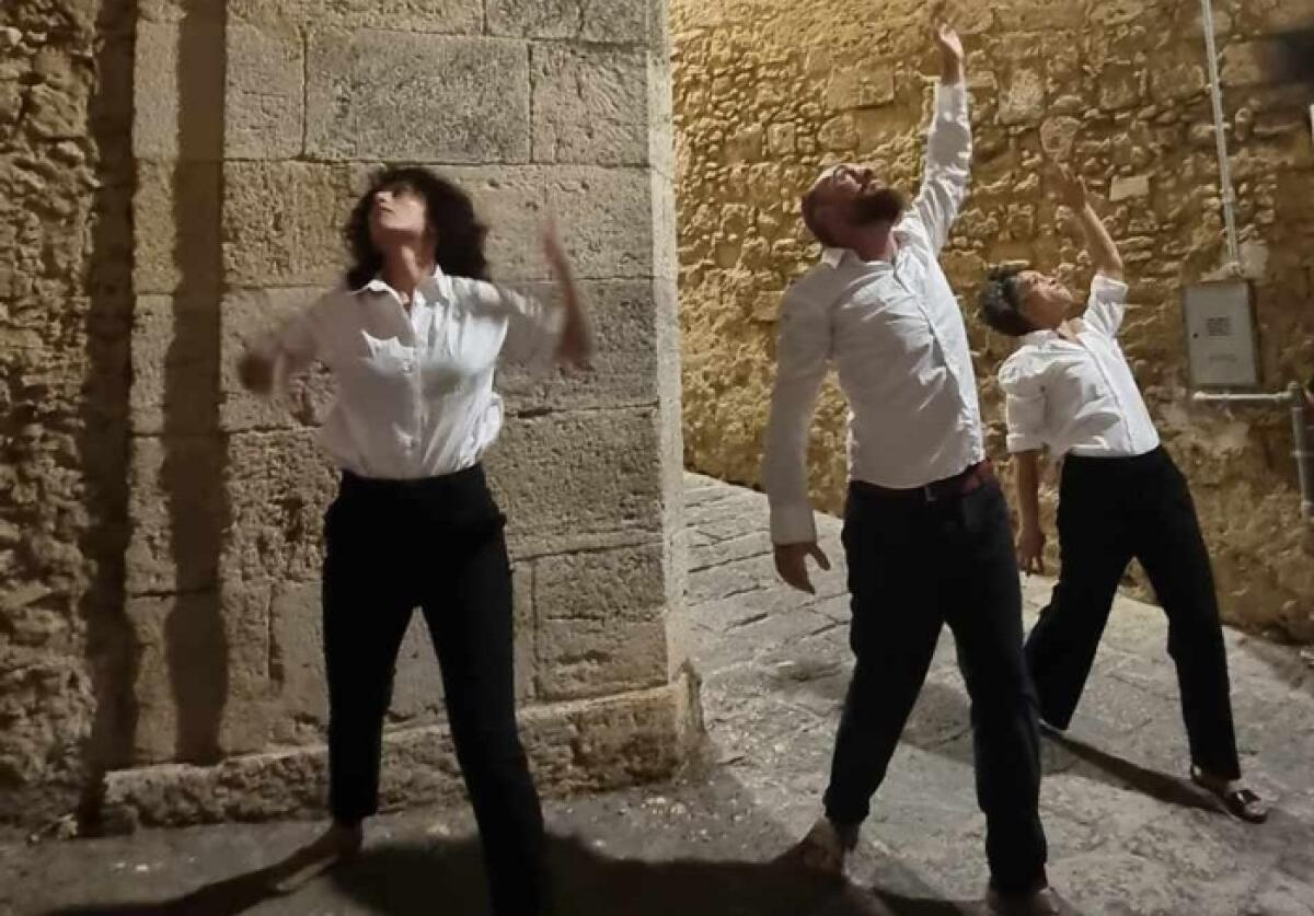 Mineo: grande successo della VI edizione del Parnaso Siculo, la città avvolta da un'atmosfera incantevole e senza tempo - 