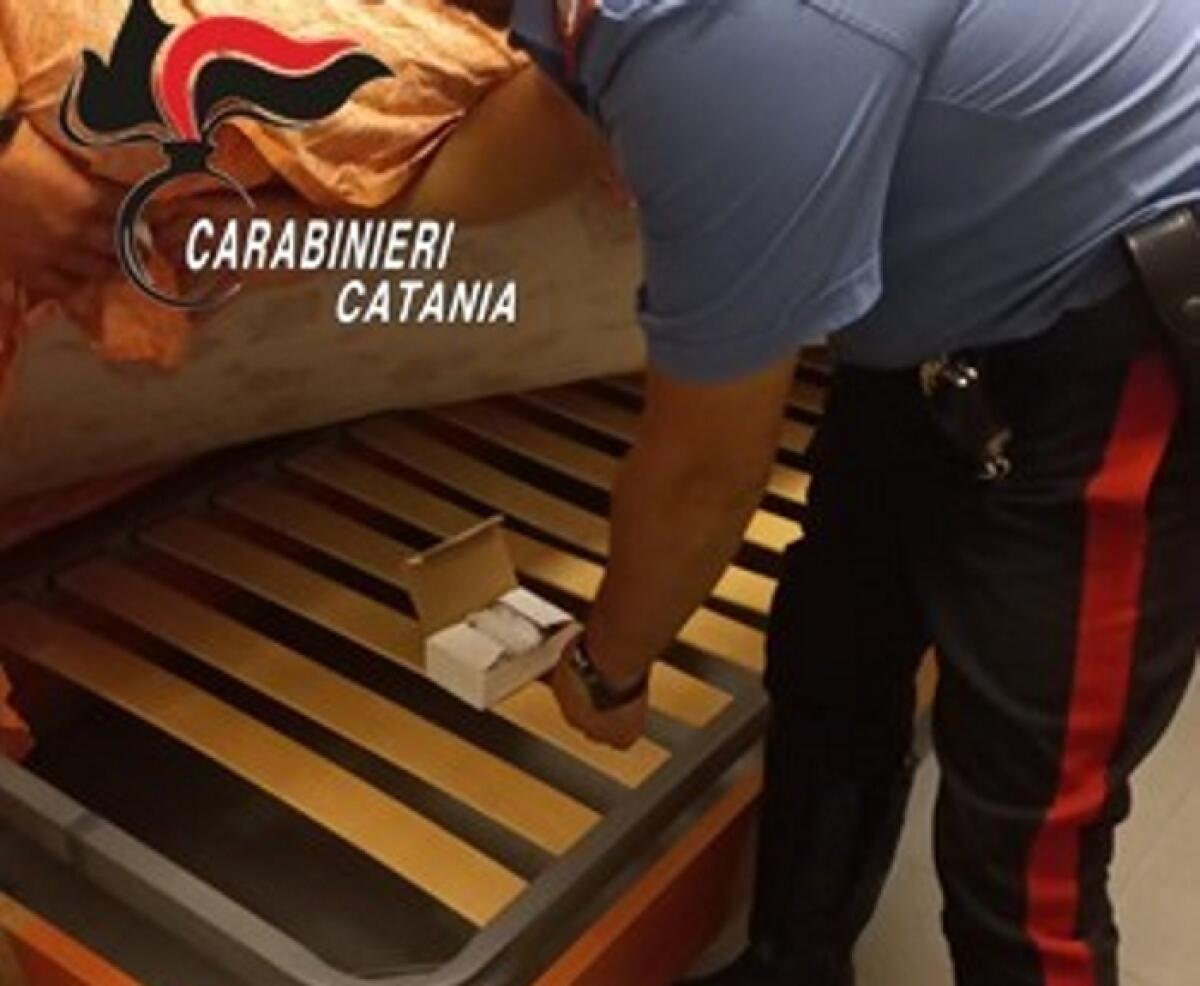 Caltagirone: spacciatore arrestato dai Carabinieri intervenuti per una lite familiare - 