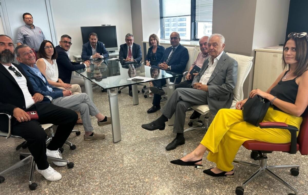 Vertenza Kalat Ambiente: positiva riunione tra assessore Di Mauro, vertici azienda e amministratori locali - 