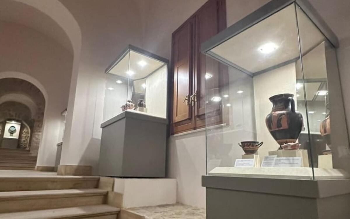 Caltagirone: giovedì 15 agosto apertura straordinaria per ammirare l'esposizione permanente "Antiquarium" nei locali della Compagnia della Guardia di Finanza - 