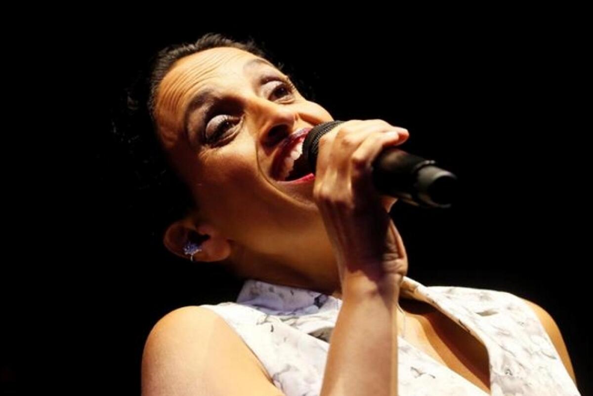 Vizzini: il concerto di Noa e Miriam Toukan, Israele e Palestina insieme sul palco per la pace - 