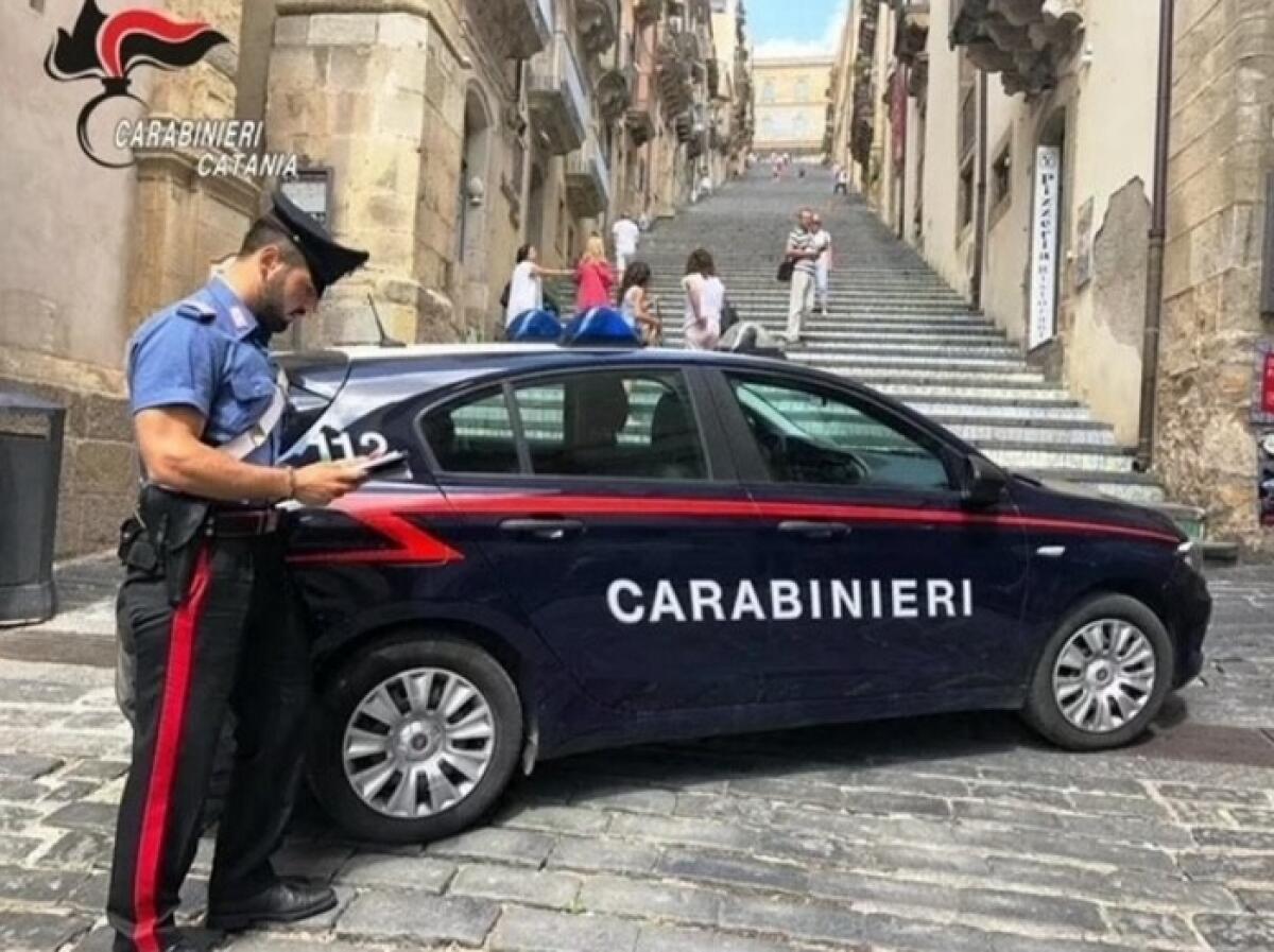 Caltagirone: i Carabinieri denunciano un uomo per tentato furto in un'abitazione di via Roma - 