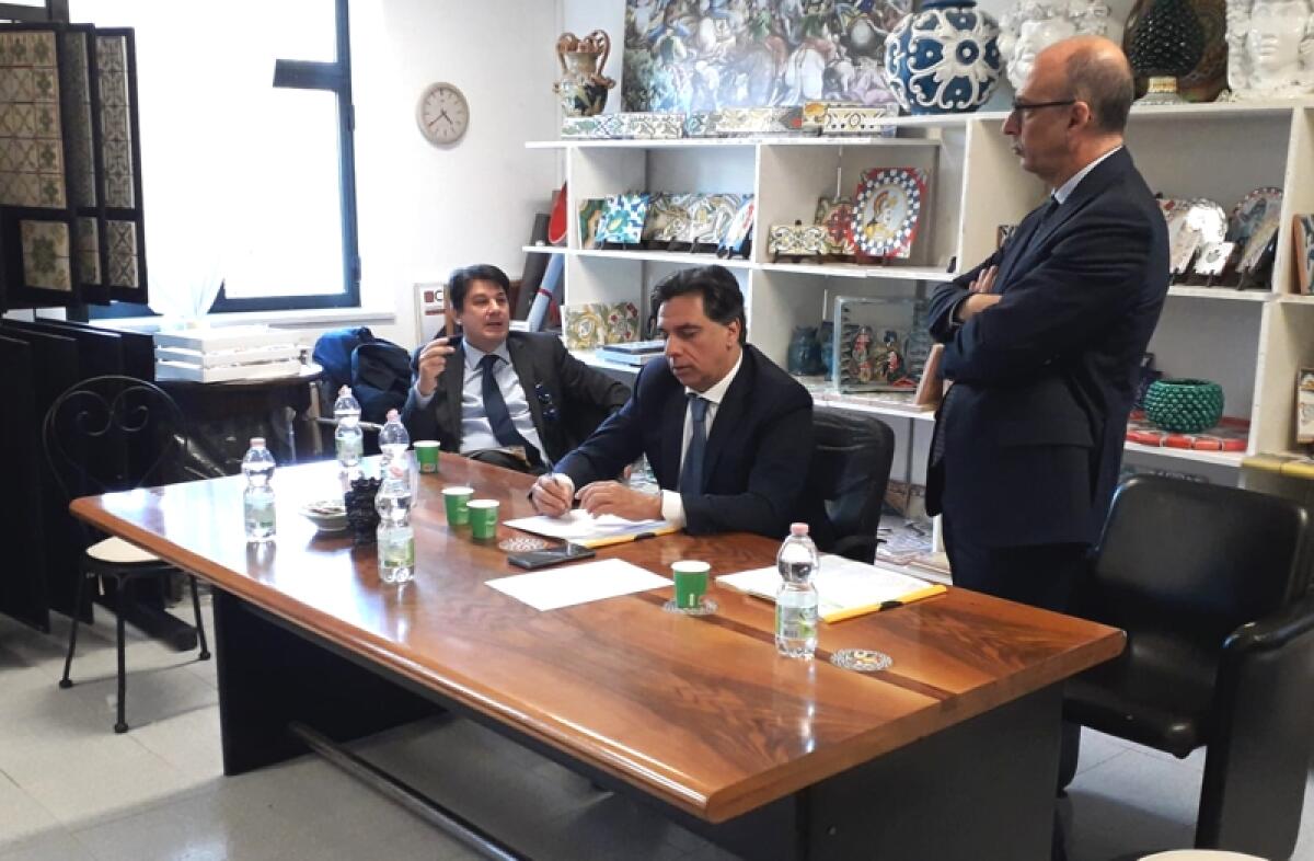 Caltagirone: lunedì 2 dicembre a Palermo, un tavolo tecnico sulla vicenda delle aziende ceramiche dell'Asi - 