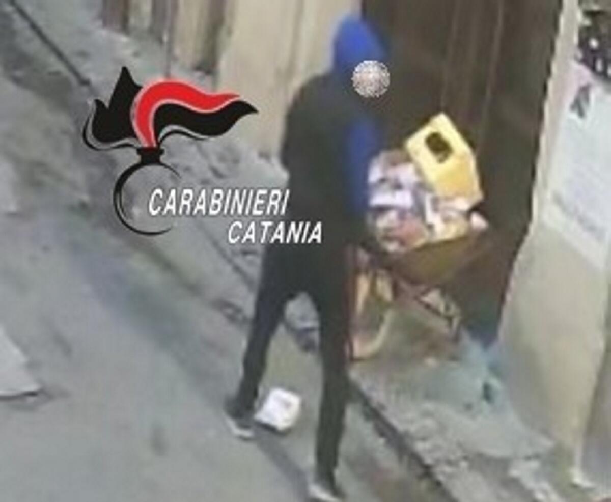 Palagonia: 33enne arrestato per il furto di denaro e derrate alimentari nella sede della Pro Loco: - 