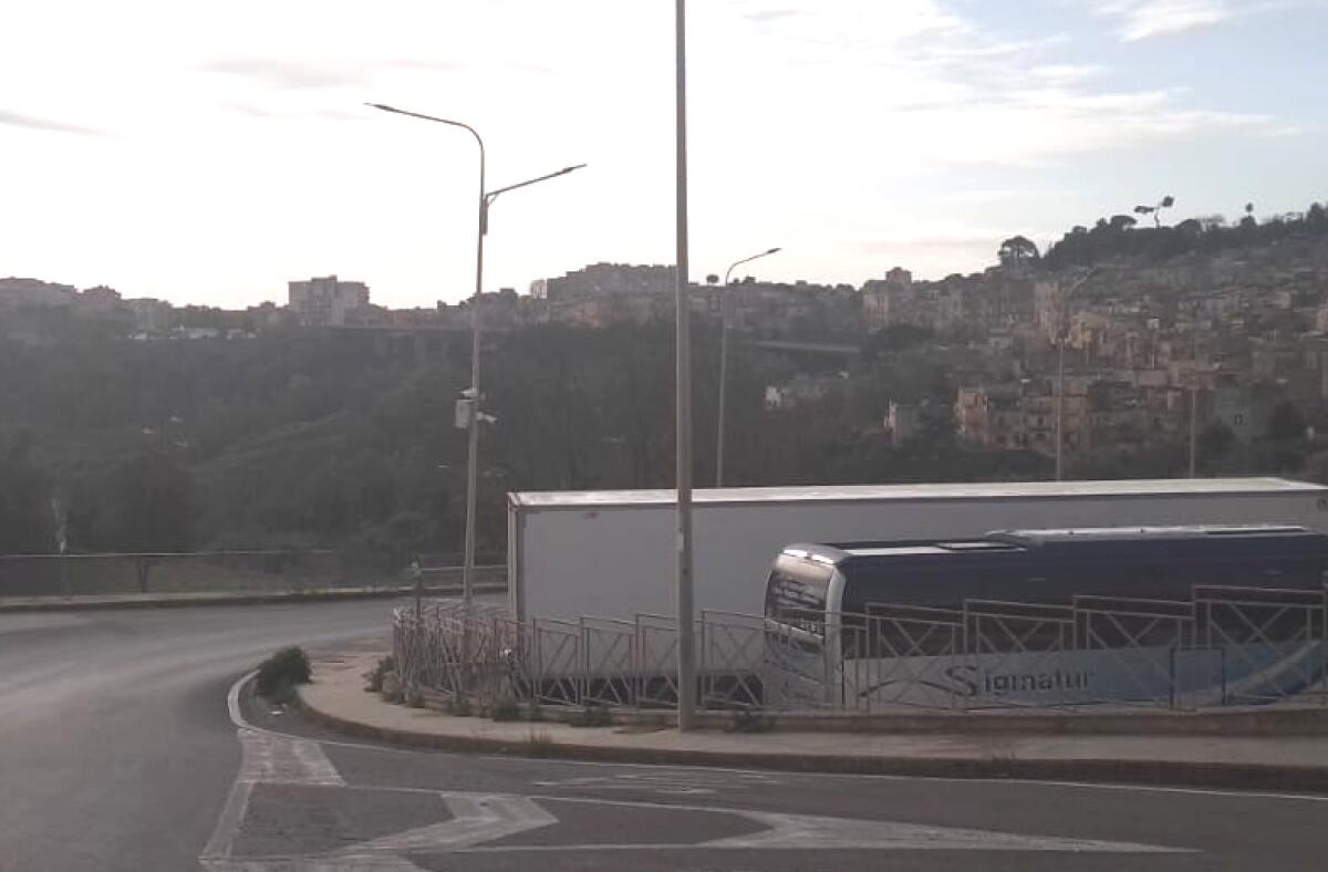 Caltagirone: completata l’installazione di oltre un centinaio di telecamere nei punti strategici della città - 