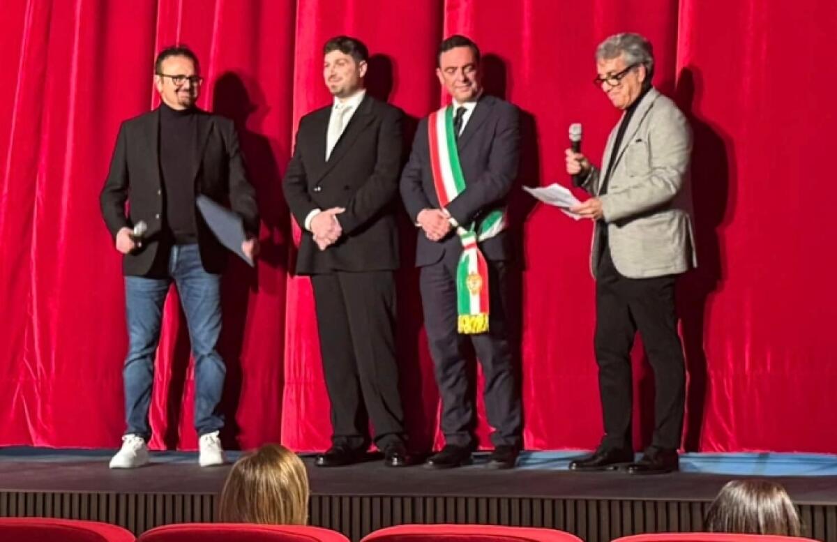 Caltagirone: riapre, dopo i lavori si restyling, il teatro “Politeama Ingrassia” dopo i lavori si restyling - 