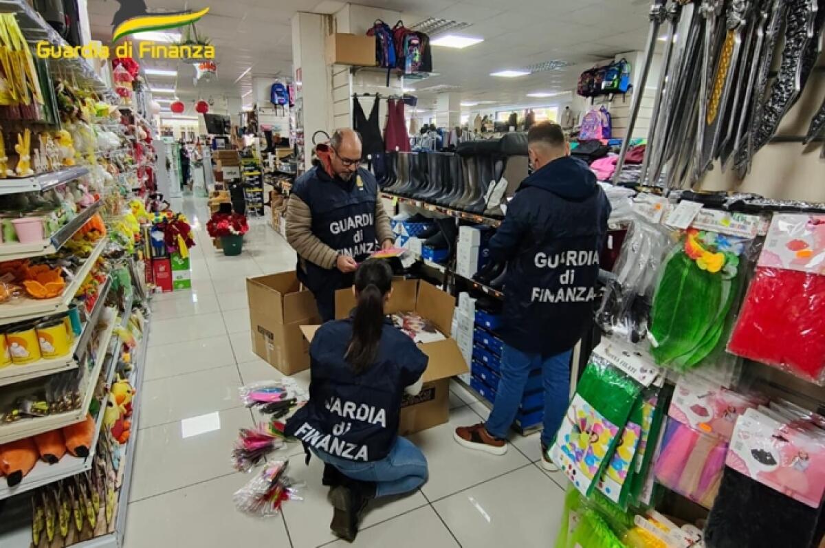 Caltagirone: la Guardia di Finanza sequestra oltre 3.500 articoli risultati non conformi alle vigenti normative - 